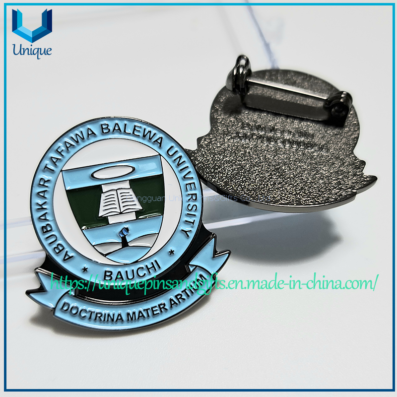 Insignias nigerianas personalizadas: broche de metal hueco recortado a la moda, alfiler de cuello militar, alfiler de solapa escolar personalizado con caja de terciopelo