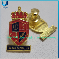 Pin de solapa personalizado de la escuela de Guatemala, broche de metal de recuerdo de oro 3D Sedes Sapientiae con epoxi con pin de seguridad de tapa plana
