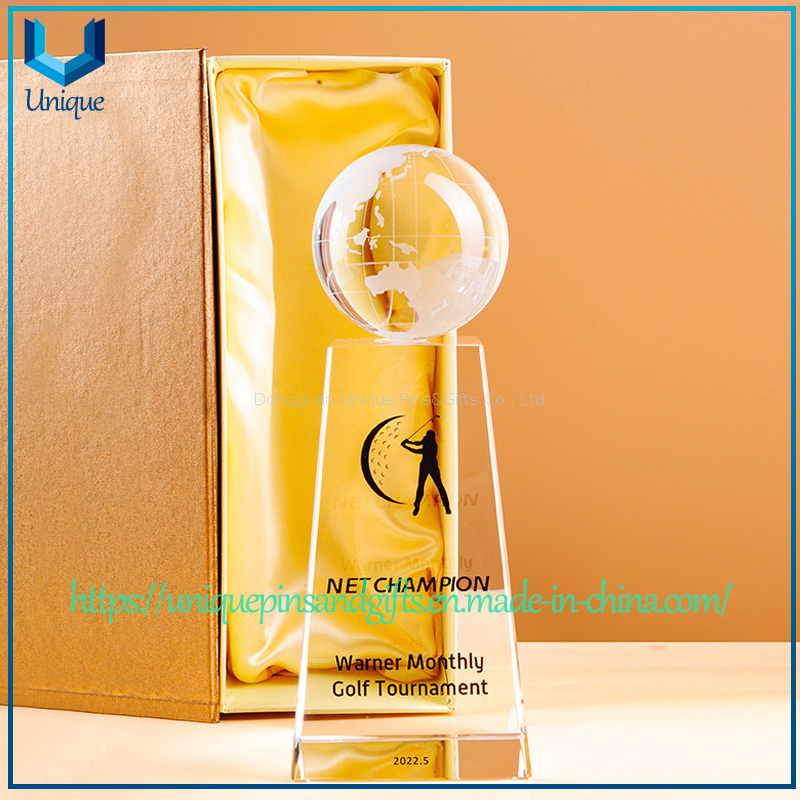 Trofeo de cristal personalizado con parte superior esférica: globo terráqueo, pelota de golf, opciones de forma de gema, base trapezoidal alta, patrones impresos y texto - para premios