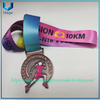 Medalla de carrera deportiva fundida a presión de aleación de zinc, medalla de carrera de ciclismo de Tanzania con recorte, medalla de altura de 70 mm con cinta