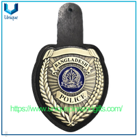 Insignia de metal de policía personalizada de alta calidad con soporte de cuero de vaca para la policía de Bangladesh
