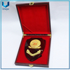 Medalla de honor personalizada de la familia real de Malasyia Kelantan con escudo de madera y caja en juego de regalo, caja de regalo