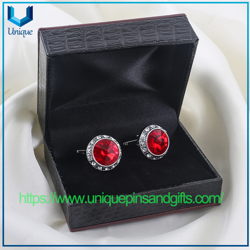 Caja de regalo con gemelos de cuero PU en stock disponible