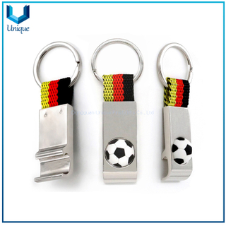 Personalice el abridor de botellas de metal de estilo de fútbol, ​​apertura de la botella de llavero, abrel de botella de estilo creativo con llavero para regalos promocionales