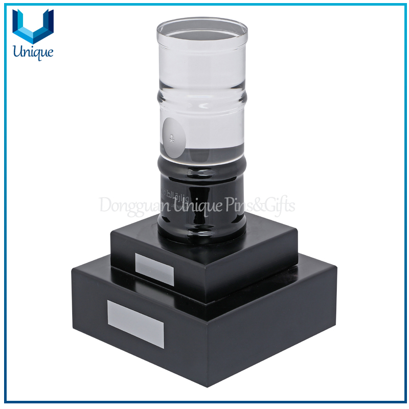 El trofeo más nuevo del premio Crystal Sky Scraper para la decoración de la mesa de oficina, soporte del premio del barril de aceite
