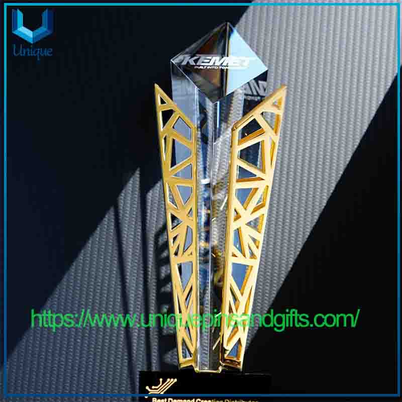 Peak Moment Trofeo de premio de metal de cristal elegante de alta gama Trofeo de premio de conferencia anual creativa Trofeo de premio de empleados destacados
