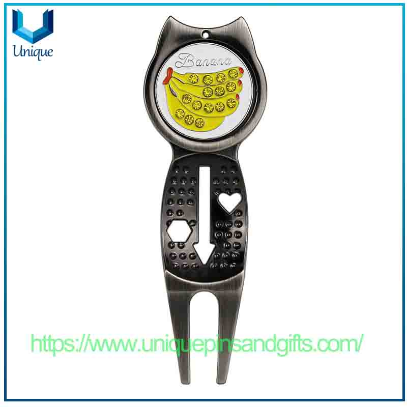 Diseño personalizado con logotipo en blanco, camiseta verde de golf, marcador de bola de metal, camiseta con moneda, accesorios para cachorros de golf