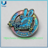 Insignias de metal exquisitas hechas a medida de alta calidad Broches Pin de solapa en formas únicas con patrones de texto de logotipo coloridos personalizados impresos con UV