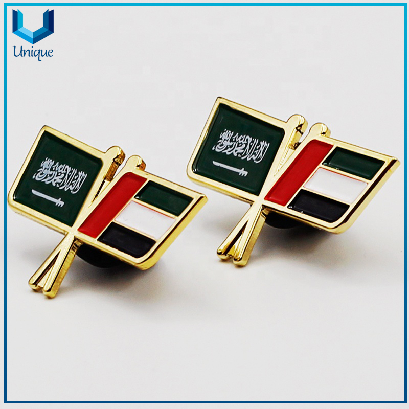 Artesanías de metal personalizadas, bandera de decoración del sombrero, perno de bandera del club, pin de la ropa, bandera de la universidad, bandera de la universidad, insignia de bandera doble, equipo de fútbol, ​​insignia de seguridad de lingotes