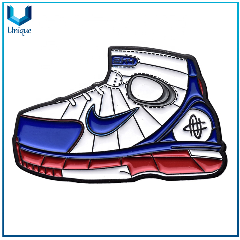 Personalice el alfiler de la zapatilla de moda, Pin de la solapa de las zapatillas NFC, el emblema del metal del esmalte para el regalo promocional