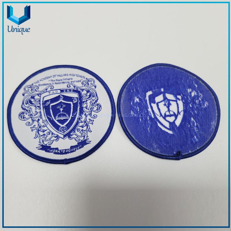 Hierro de diseño de moda barato en alta calidad, venta al por mayor, insignia alta, insignia personalizada de alta frecuencia, parche termofusible de PVC de alta calidad y bajo precio para prendas de vestir, sello bordado