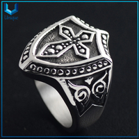 Anillo de escudo de acero inoxidable de alta calidad clásico punk vintage para hombres