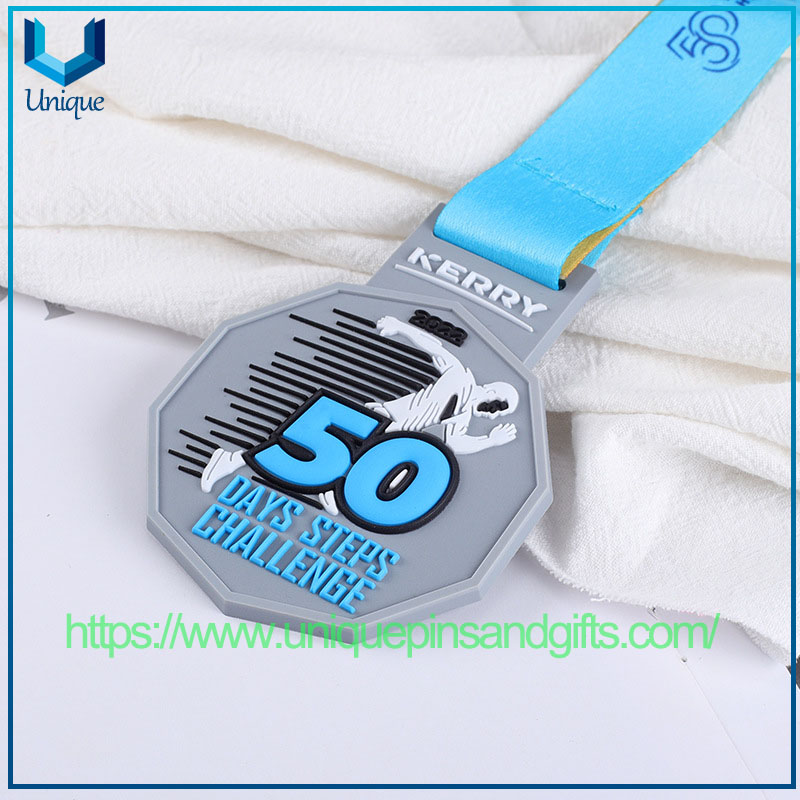 de pl&aacute;stico de caucho blando de PVC personalizados (1) Medallas de pl&aacute;stico de caucho 