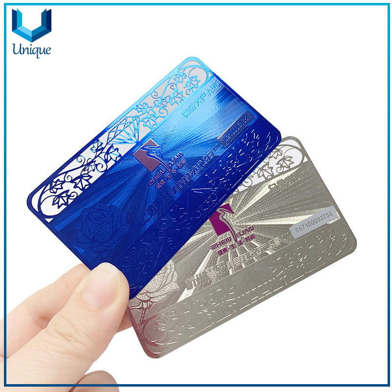 Tarjeta metálica recortada NFC 216 