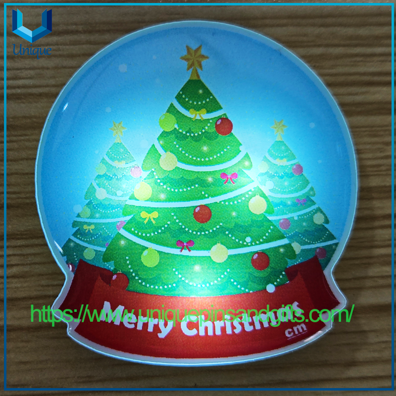 Insignia de pecho luminosa acrílica colorida con logotipo de actividad personalizado con insignia intermitente LED