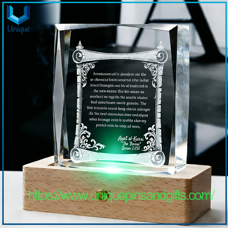 Medallas de cristal personalizadas Trofeos de cristal Adornos decorativos de cristal con patrones de texto grabados con láser dentro de la luz LED de cristal