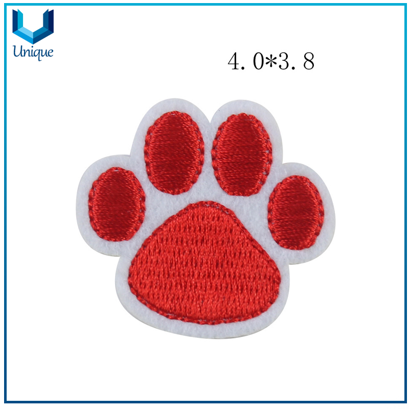 Insignia de la bandera, etiqueta de bordado de la huella de perros, parche de bordado de dibujos animados para accesorios de ropa, etiqueta tejida para la descoaración
