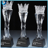 Personalice el trofeo de metal en el estilo de la corona, el logotipo del grabado en la base, la taza de trofeo del premio de oro para regalos promocionales