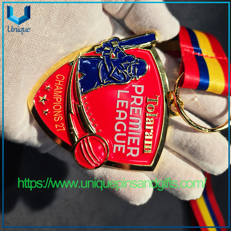 Medalla personalizada de la liga de béisbol de metal 3D Tolaram PREMIER LEAGUE CHAMPIONS 27 Medalla de latón dorado y plateado con cinta