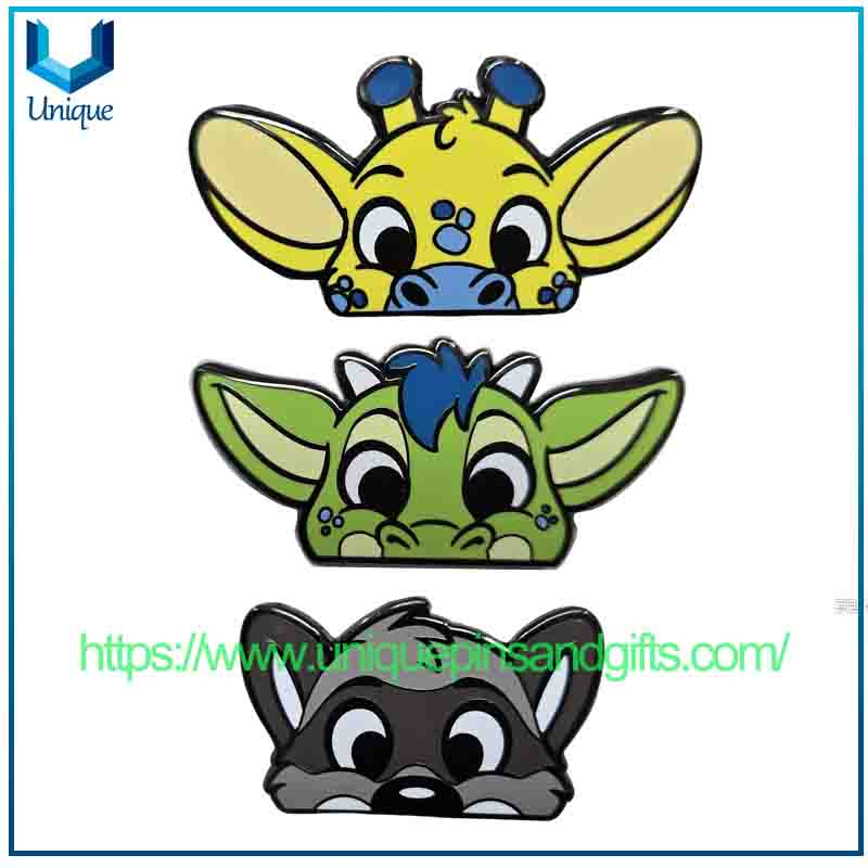 Insignia geométrica del Pin del esmalte del cerdo de la historieta de ABU con la impresión colorida para los niños de la promoción escolar