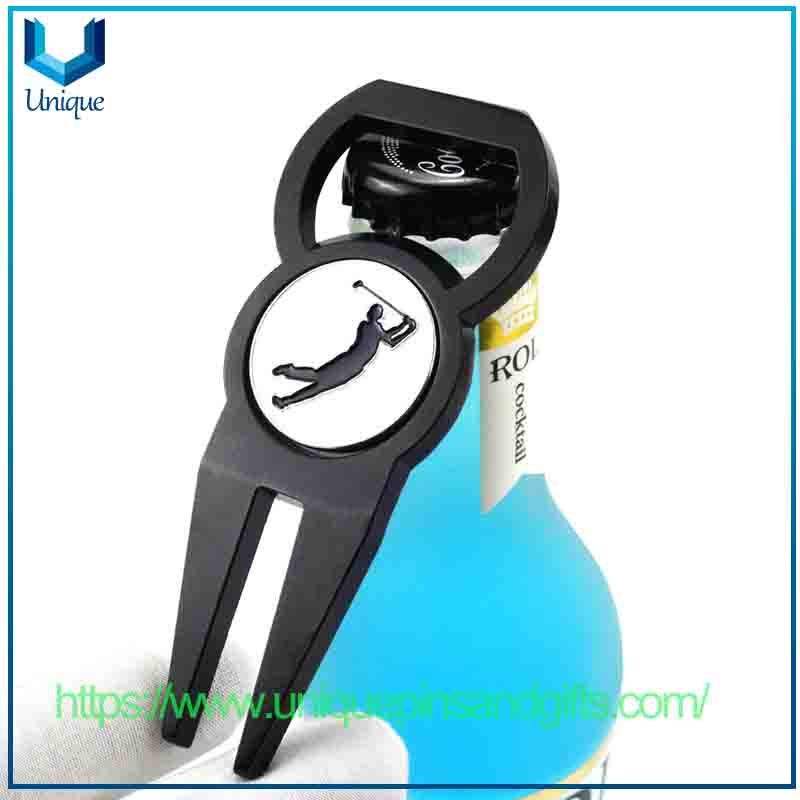 Nuevo en Stock, marcador de césped para campo de Golf, abridor de botellas, tenedor verde, herramienta Divot para corte de césped