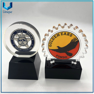 Personalice la fábrica de trofeos de cristal, trofeo de honor militar en cristal con el logotipo de personalizar, el premio al por mayor K9 Crystal Trofy Cup para regalos de souvenirs