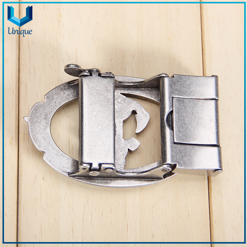 Fábrica al por mayor de manualidades de metal, personalice la hebilla de cinturón de cuero de aleación de zinc 3D, hebilla de metal de recorte de moda