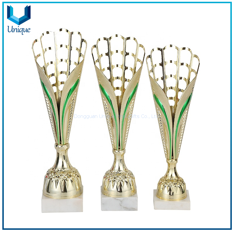 Trofeo de metal inútil al por mayor Trofeo económico de recuerdos de eventos personalizados