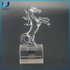 Trofeo de caballo de cristal disponible en stock, trofeo de caballo 3d de cristal en blanco de recuerdo con logotipo de sublimación personalizado