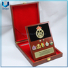 Medalla de honor personalizada de la familia real de Malasyia Kelantan con escudo de madera y caja en set de regalo
