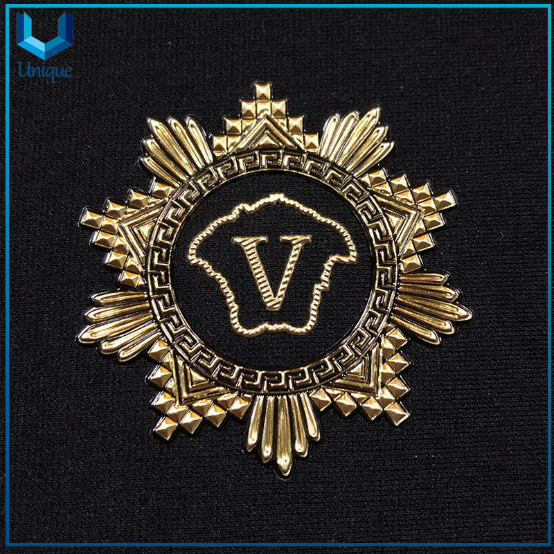 Insignia alta al por mayor de alta calidad Insignia personalizada de TPU de alta frecuencia, parche termofusible de PVC de alta calidad y bajo precio para prendas de vestir