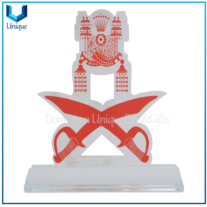 Trofeo de acrílico barato para premio, personalizar la placa de recuerdo militar con logotipo impreso, Copa de trofeo de acrílico militar de Brunei con logotipo impreso