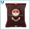 Medalla de Honor personalizada con soporte de madera, medallas de placa de metal 3D con cinta, caja de presentación de monedas conmemorativas