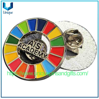 Broche de insignia de metal personalizado, Pin de solapa encantador Rainbow AIS ACADEMY