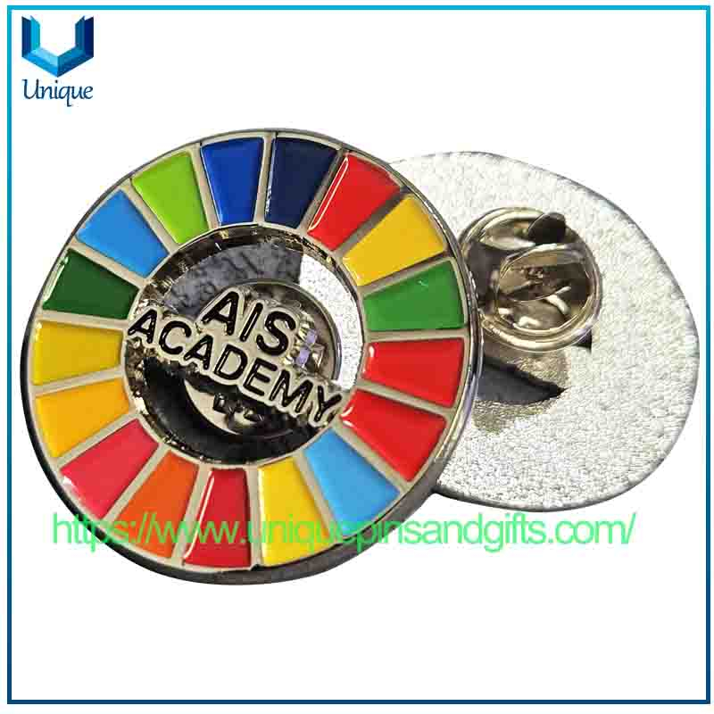 Broche de insignia de metal personalizado, Pin de solapa encantador Rainbow AIS ACADEMY