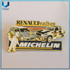 Pin de solapa de esmalte suave personalizado, emblema del automóvil, manualidades de metal Fabricantes de China, Barato al por mayor Michelin Metal Pin