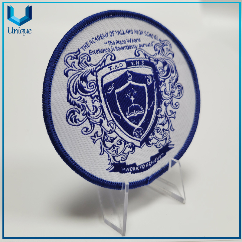 Hierro de diseño de moda barato en alta calidad, venta al por mayor, insignia alta, insignia personalizada de alta frecuencia, parche termofusible de PVC de alta calidad y bajo precio para prendas de vestir, sello bordado