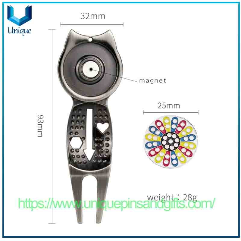 Diseño personalizado con logotipo en blanco, camiseta verde de golf, marcador de bola de metal, camiseta con moneda, accesorios para cachorros de golf