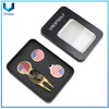 Herramienta de divot de golf chapada en latón antiguo, Golf HatClip con bolsillo en el conjunto con embalaje de caja de regalo, personalice Diseño de herramientas de accesorios de golf en conjunto para regalos promocionales
