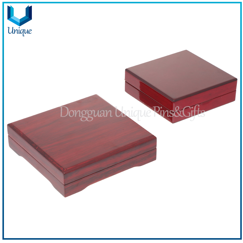 Medalla de Honor personalizada con soporte de madera, medallas de placa de metal con cinta, caja de presentación de monedas conmemorativas