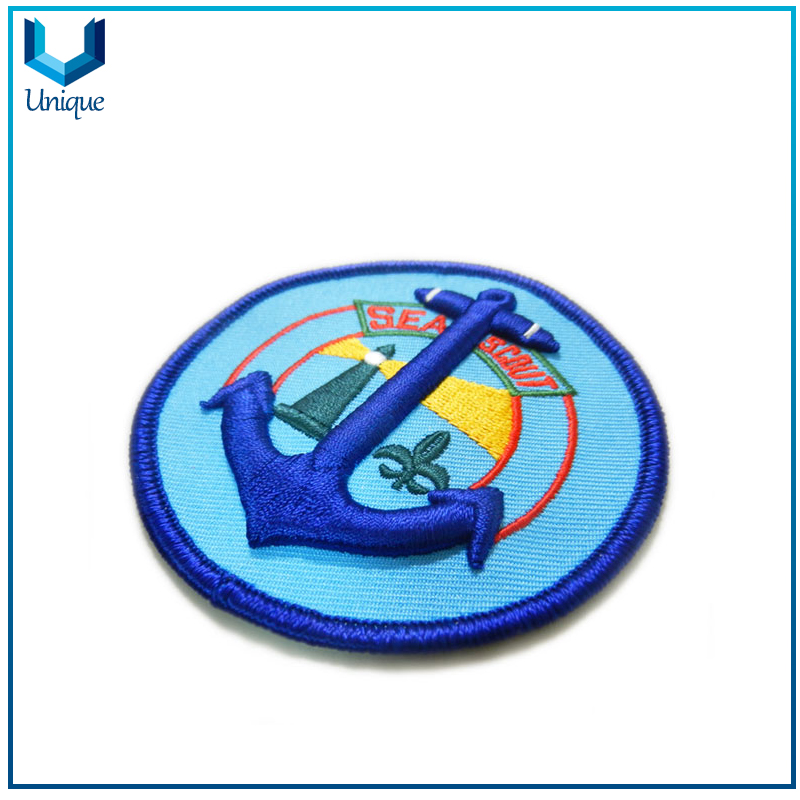 Personalice la insignia del bordado 3D, el hierro en el parche de bordado en la tela, uniforme militar, la insignia de bordado del sombrero con el respaldo de Vecro