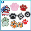 Insignia de la bandera, etiqueta de bordado de la huella de perros, parche de bordado de dibujos animados para accesorios de ropa, etiqueta tejida para la descoaración