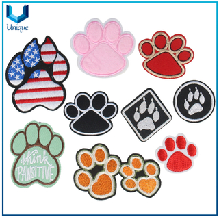 Insignia de la bandera, etiqueta de bordado de la huella de perros, parche de bordado de dibujos animados para accesorios de ropa, etiqueta tejida para la descoaración