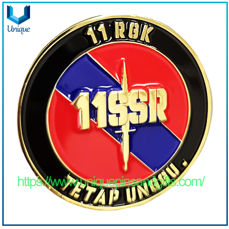 Moneda conmemorativa 3D de la Marina de Malasia chapada en oro de diseño personalizado con patrón de cabeza de león y caja de acrílico