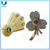 Fasion Metal Pini con colgante, personalice el diseño de la solapa del diseño, los pasadores de decoración del sombrero, broche para los trajes
