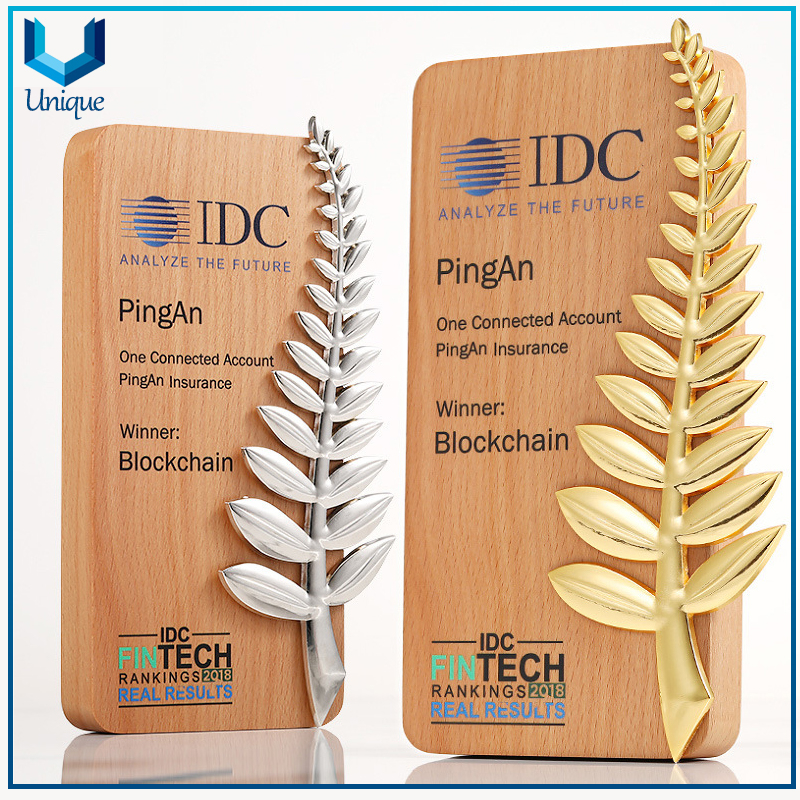 Placa de madera con decoración de oreja de trigo de metal, trofeo de madera para premios, taza de trofeo de madera de metal para regalos de honor