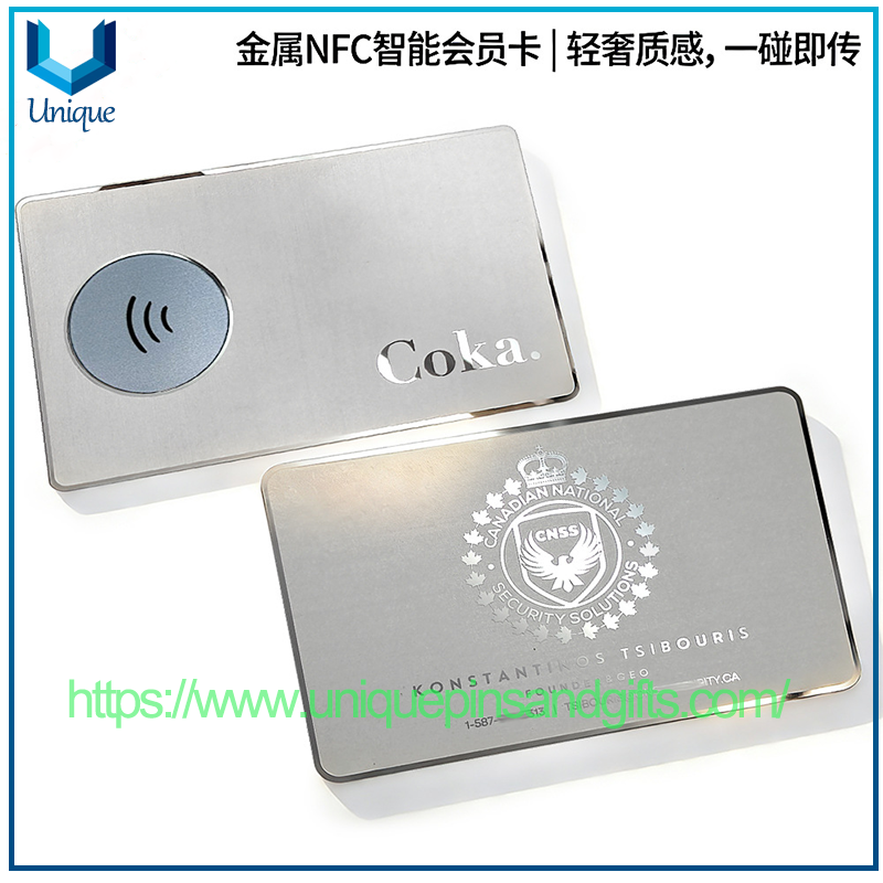 Tarjetas de visita inteligentes NFC de metal personalizadas con códigos QR WeChat impresos, códigos de Facebook, tarjetas de visita electrónicas, tarjetas premium de redes sociales y logotipos grabados con láser