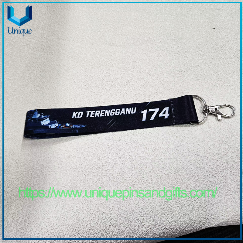 Venta al por mayor personalizado Malasia militar TLDM barco cordón de muñeca KD Terengganu F174 patrullero recuerdo llavero corto con gancho de cierre