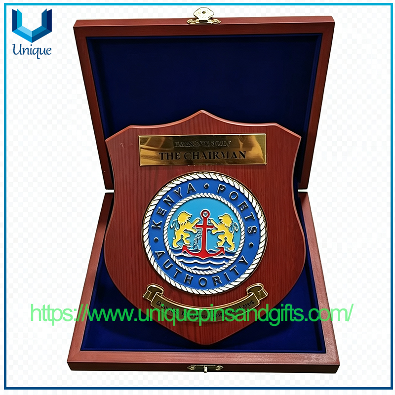 Medalla de honor del premio militar, placa de metal con caja de madera, placa de escudo