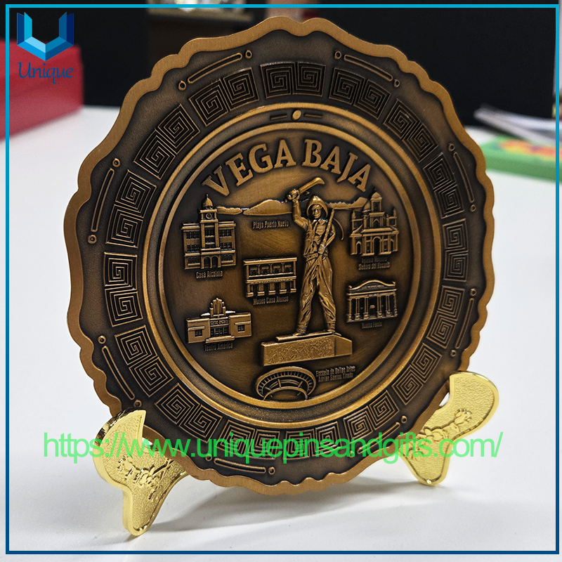 Placa conmemorativa de metal 3D de alto relieve, placa decorativa de recuerdo de turismo de ciudad personalizada con soporte dorado